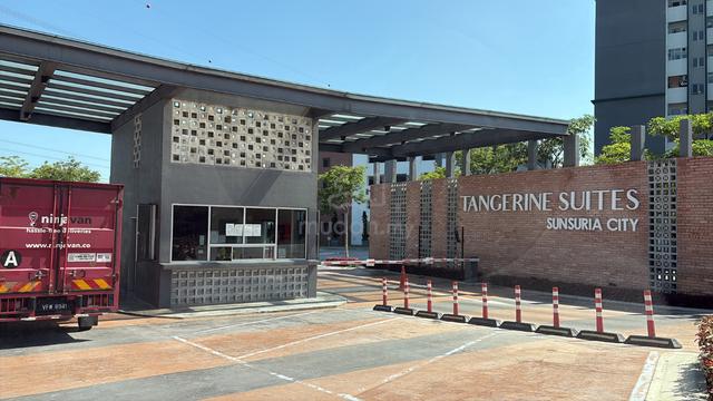 Tangerine Suites 1