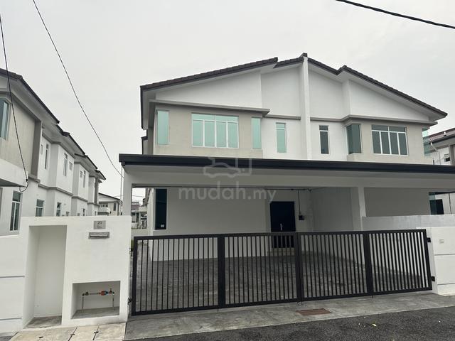 Cluster 2 storey semi-D house 4 room 4 bedroom for rent 1