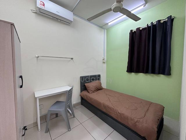Modern & Newly Renovated SINGLE room (S2)|OUG Parklane 1