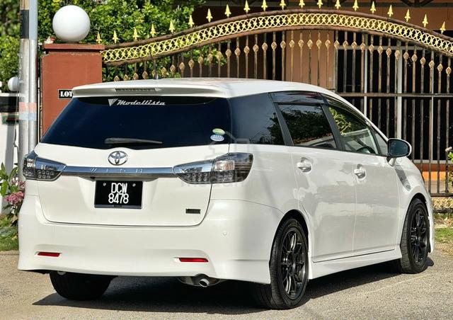 2016 Toyota WISH 1.8 S DBA-ZGE20W (A) - 2