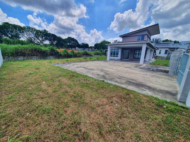 Tanah Besar & Luas 9665sqft Banglo 1 Tingkat Taman Bukit Rambai Putra 1