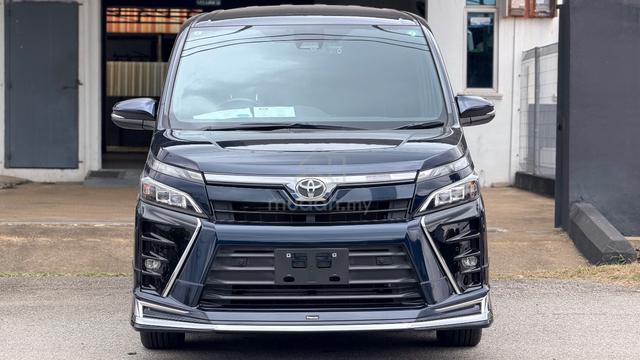 2021 Toyota VOXY 2.0 ZS DASM 8Seaters - 2