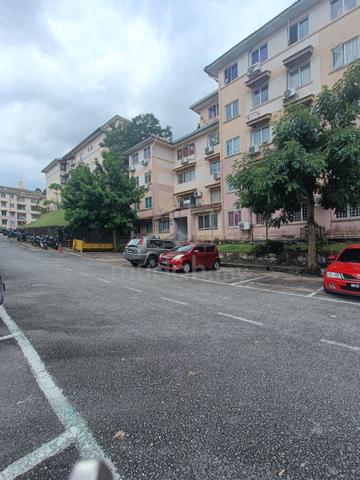 saujana apartment 1