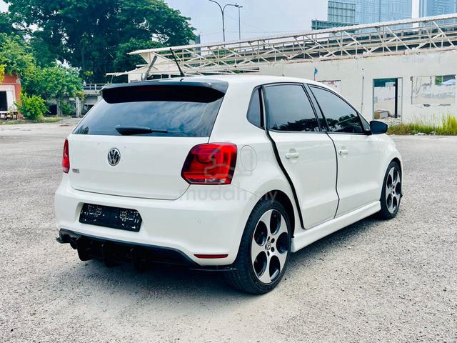 Volkswagen POLO 1.4 GTI TSI (CBU) DSG S.RF R.CMR - 2