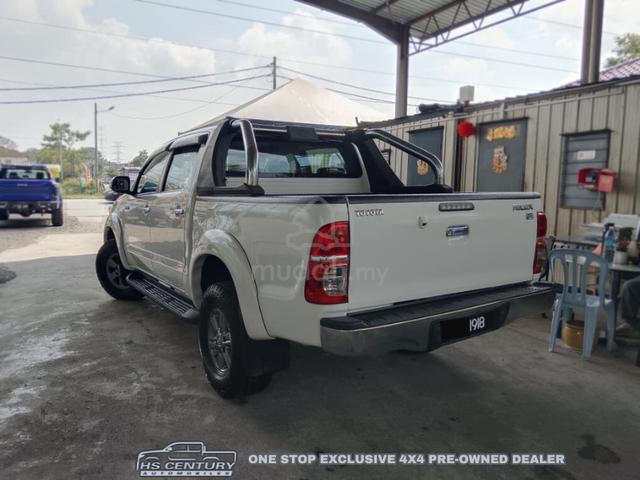 2010 Toyota HILUX D.CAB 2.5 G (A) - 2