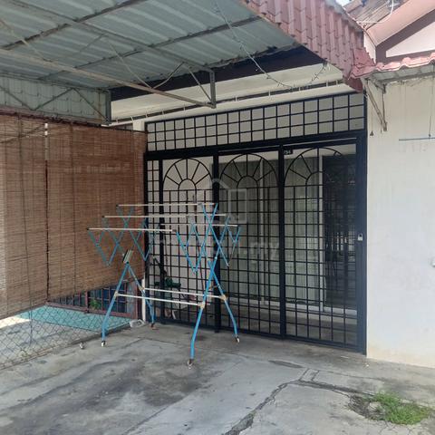 Single Storey Terrace Intermediate Garden Avenue Seremban 2 for Rent 1