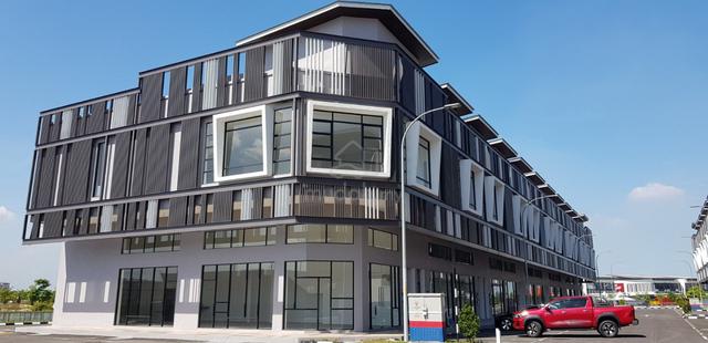 Facing Mainroad 2 Sty Shop 22X69 Bandar Bukit Raja Klang for sales 1