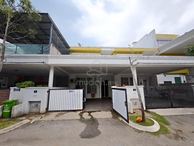 Teres Dua Tingkat Bandar Putra Dekat Anak Air Tanjung Lumpur Kuantan 1