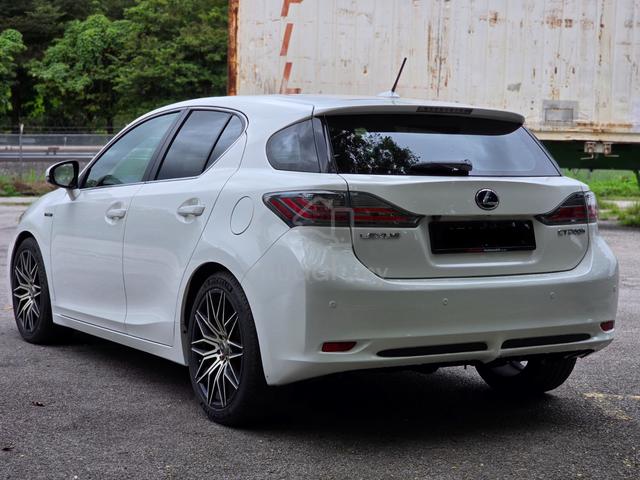 2011 Lexus CT200 1.8 h Fsport (A)cmfrm puas hati - 2