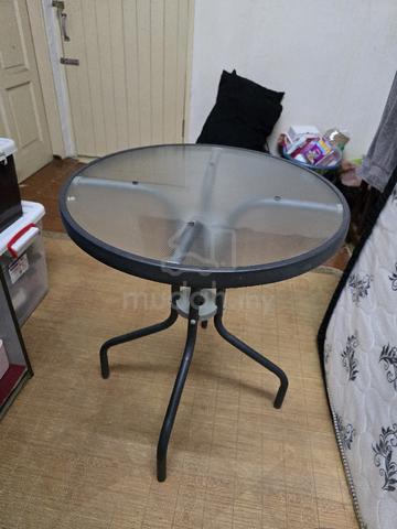 Outdoor table - photo 2 of 2