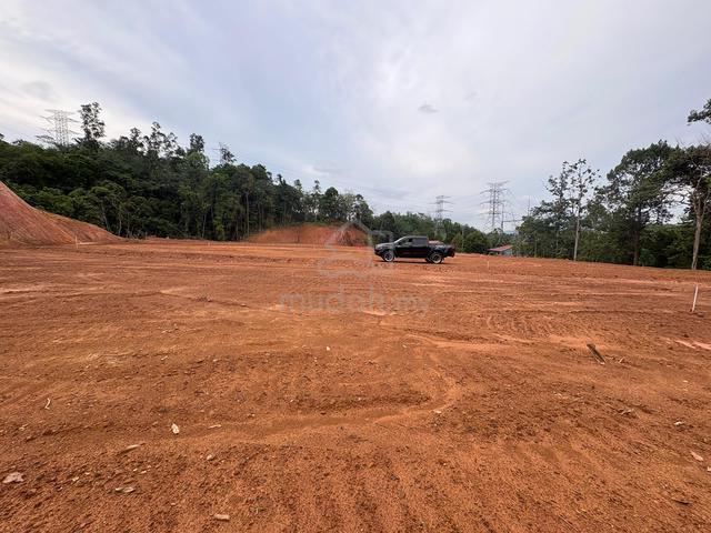 Depan UMK Lot Banglo Murah Bergeran 1
