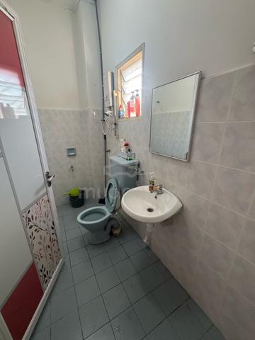USJ 13 double storey freehold walk to LRT subang jaya 4