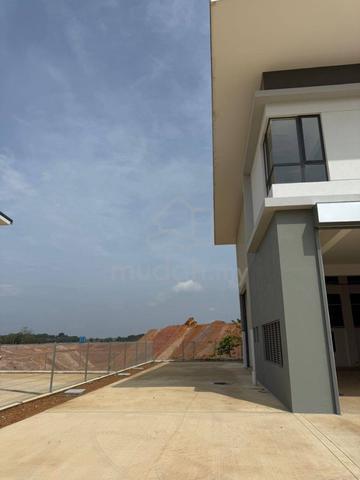 SENAWANG Brand NEW Semi D Factory For Sale 80x112 FREE SPA Legal Fees 1