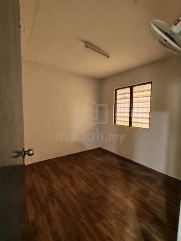 Taman Seruling Emas Flat 1