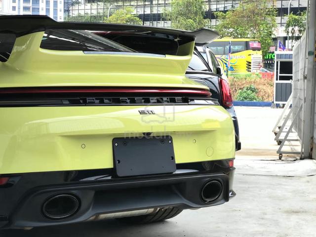 2025 Porsche 911 Carrera (New Car Condition) - 4
