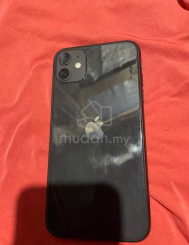IPhone 11 - photo 3 of 4