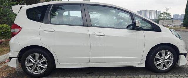 2014 Honda JAZZ 1.5 FACELIFT (A) - 4