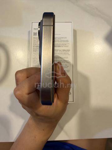 Apple iPhone 15 Pro 128 GB - photo 3 of 6