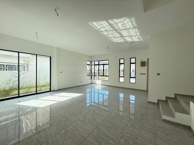 GUARDED & GATED NEW Bare 2 Storey Semi D Botani Parkland Jasin  4