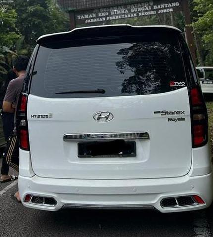 2018 Hyundai GRAND STAREX 2.5 ROYALE FACELIFT (A) - 3