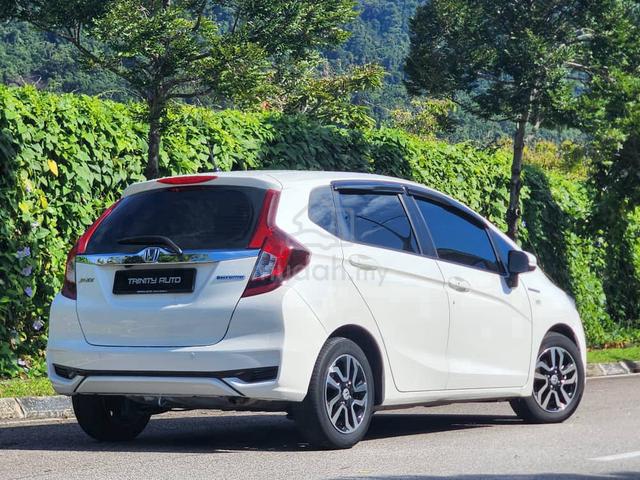 NOV 2017 HONDA JAZZ 1.5 Hybrid (A) Facelift 52k KM - 5