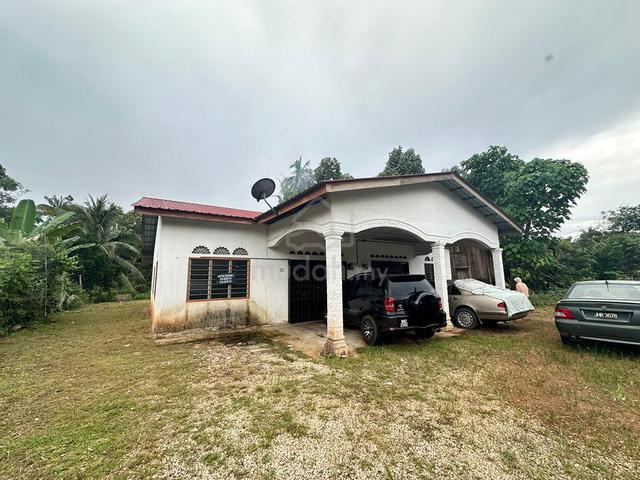 Rumah Sewa Kg. Simpang Sepayang Kuala Rompin 1