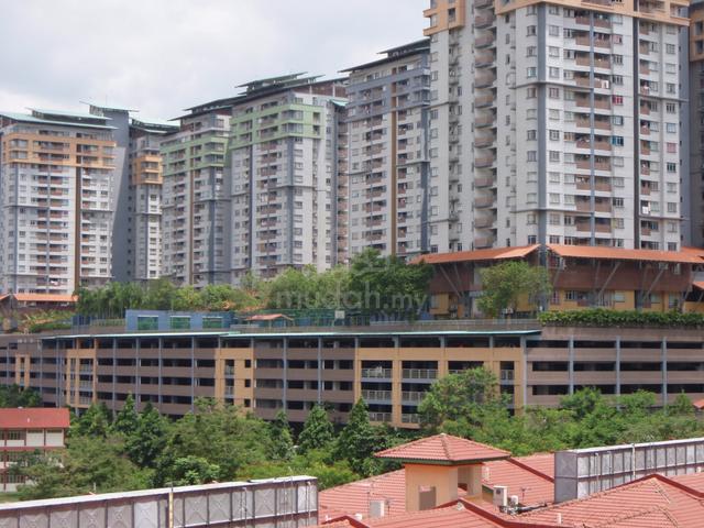 Perdana Exclusive Condo 1