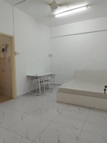 (FemaleMuslim/MasterRoom) Ridzuan Condominium Bandar Sunway PJ 1