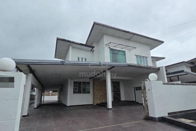 Modern and Beautiful Semi D house near to Galacity, BDC, Saradise 1