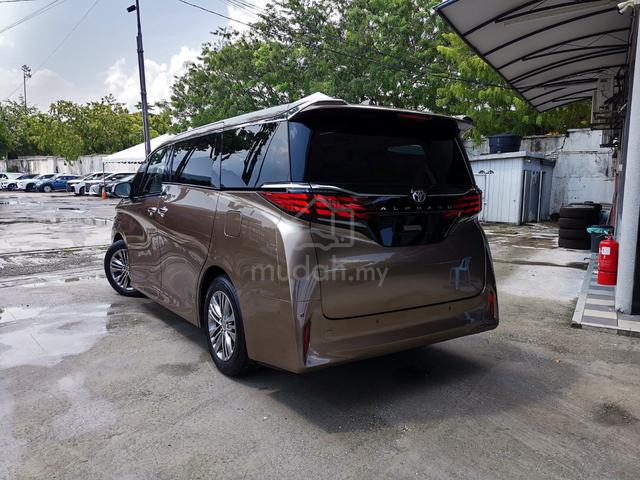 2023 Toyota ALPHARD 2.5 Z Gold Grade 4.5B 22K km - 3