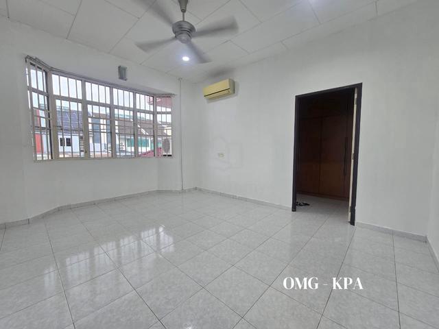 Taman Bayu Emas Klang Double Storey House renovated good condition 1