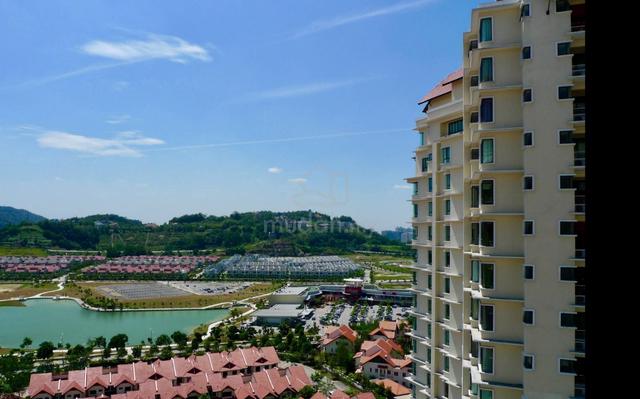 Nadia Parkfront 1