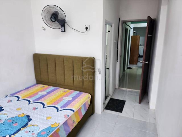 Desa Bistari Master Bedroom 3