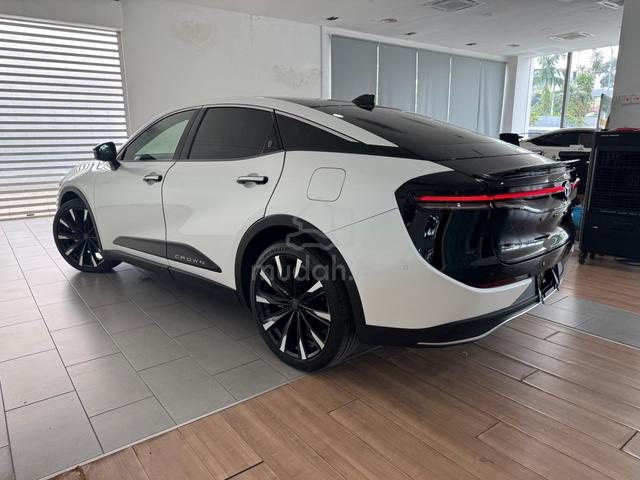 2023 Toyota Crown Crossover RS Advance - 2