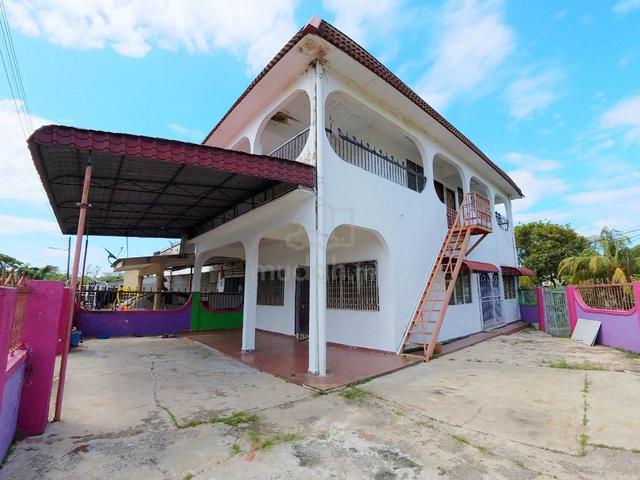 End lot Double storey terrace taman desa rasah seremban 1