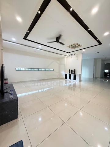 Fully Renovated Cost Rm1mil Pola Garden Nearby CIQ, Pelangi & Sentosa 1