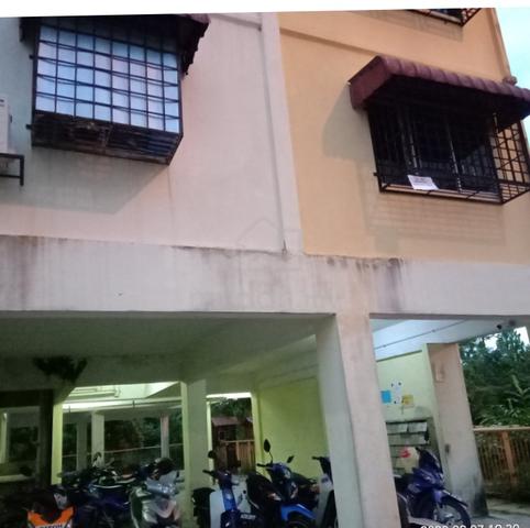 Kemuning Apartment (Taman Bunga Raya) 1