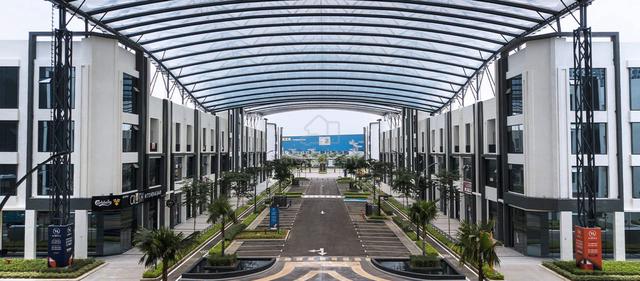 2 unit Joining Vervea shop lot in Center High street 1