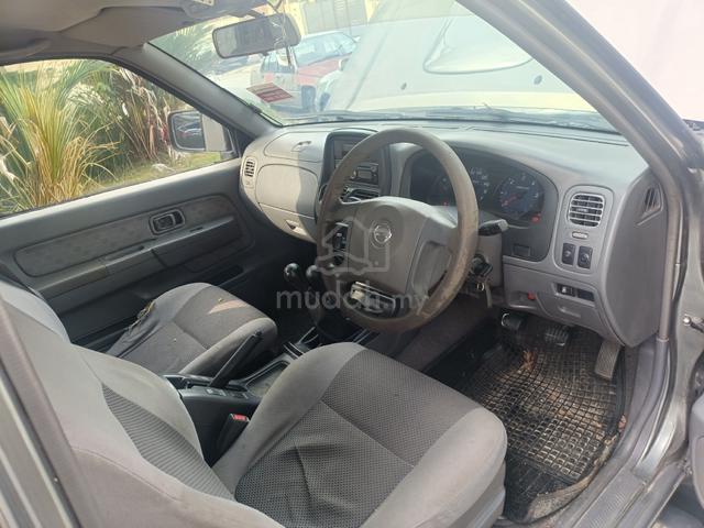 Nissan Frontier - 5