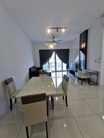 Queens Residences Q1 @ Queens Waterfront 1