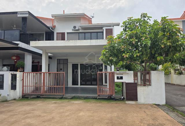 Freehold: Double Storey End Lot  Jalan Tun Teja Alam Impian, Shah Alam 1