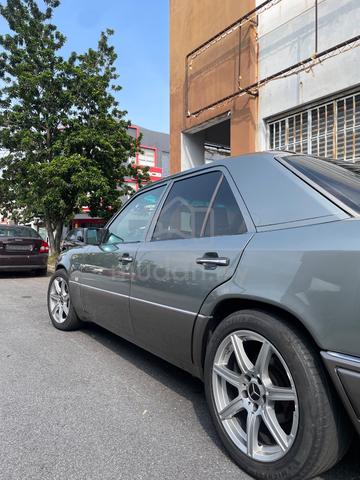 1991 Mercedes Benz W124 230E 2.3 (A) - 5