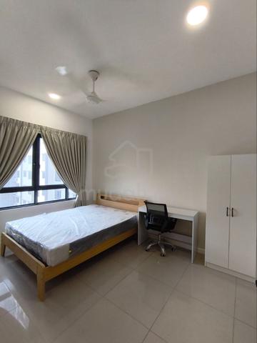 Room Rent at Riana Dutamas KL, Publika, Hartamas,Kepong, Mont Kiara 1