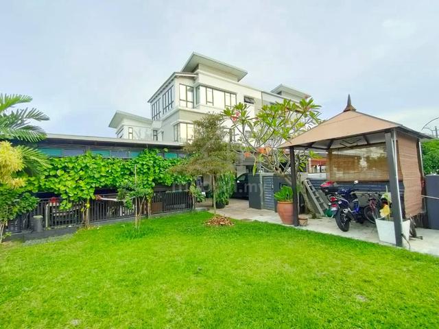 Kajang, Freehold+Cheapest 3.5 Storey SemiD Corner Lot Fully Renovated 1
