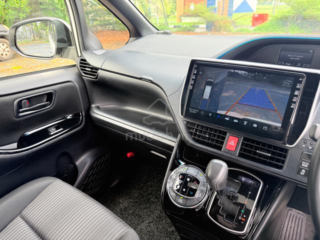 2017 Toyota NOAH 2.0 (A) SUNROOF - 5