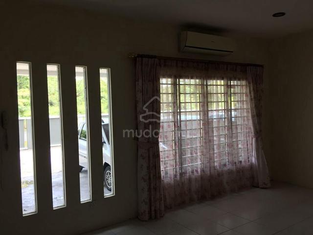 Double storey terrace house @one resident courtyard mjc 4