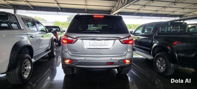201/2020 Isuzu Mu-X 1.9 4X2 Facelift Auto) 7 - 3