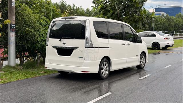 2013 Nissan SERENA 2.0 S-HYBRID HIGHWAY STAR - 2