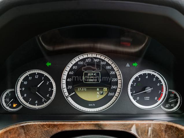 Mercedes Benz E200 1.8 CGI BLUEEFCY 7SPEED PERFECT - 5