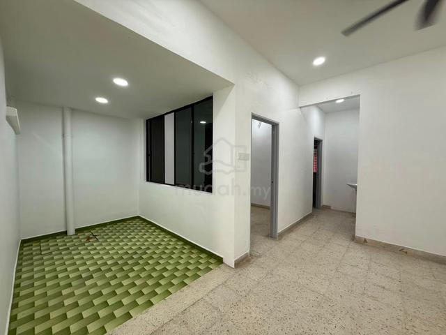 Taman Pelangi Single Storey Terrace Partial Furnished For Rent 1